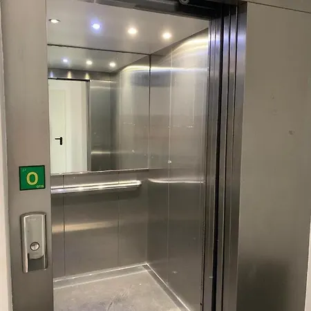 -malagasunapts- Citycentre Rooftop Pool Lejlighed