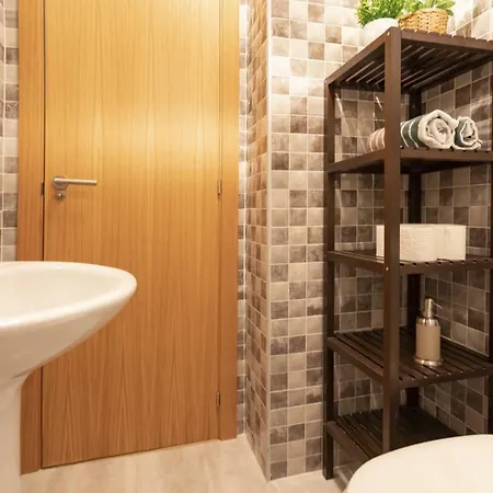 -malagasunapts- Citycentre Rooftop Pool Apartment *