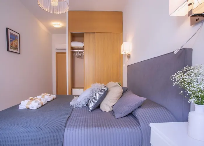 -malagasunapts- Citycentre Rooftop Pool 公寓 马拉加